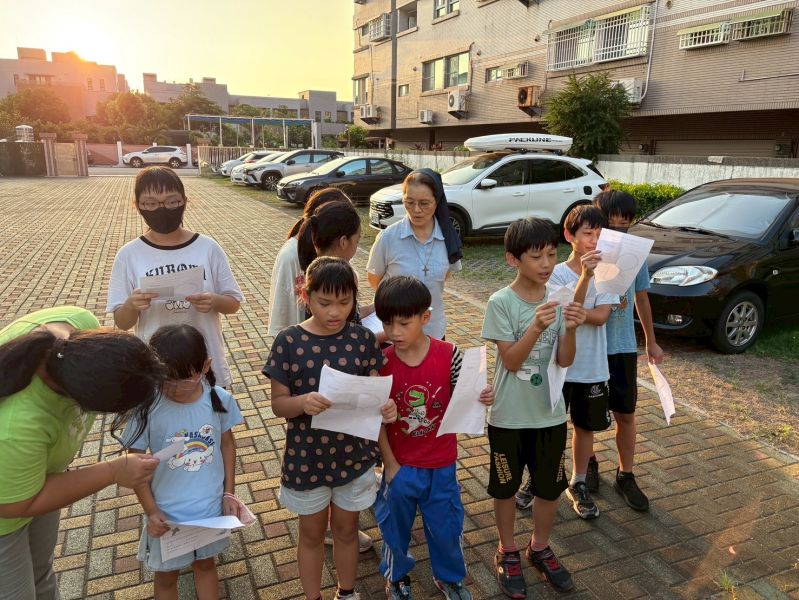 玫瑰馨香迎十月-『聖母月』美德與愛大挑戰